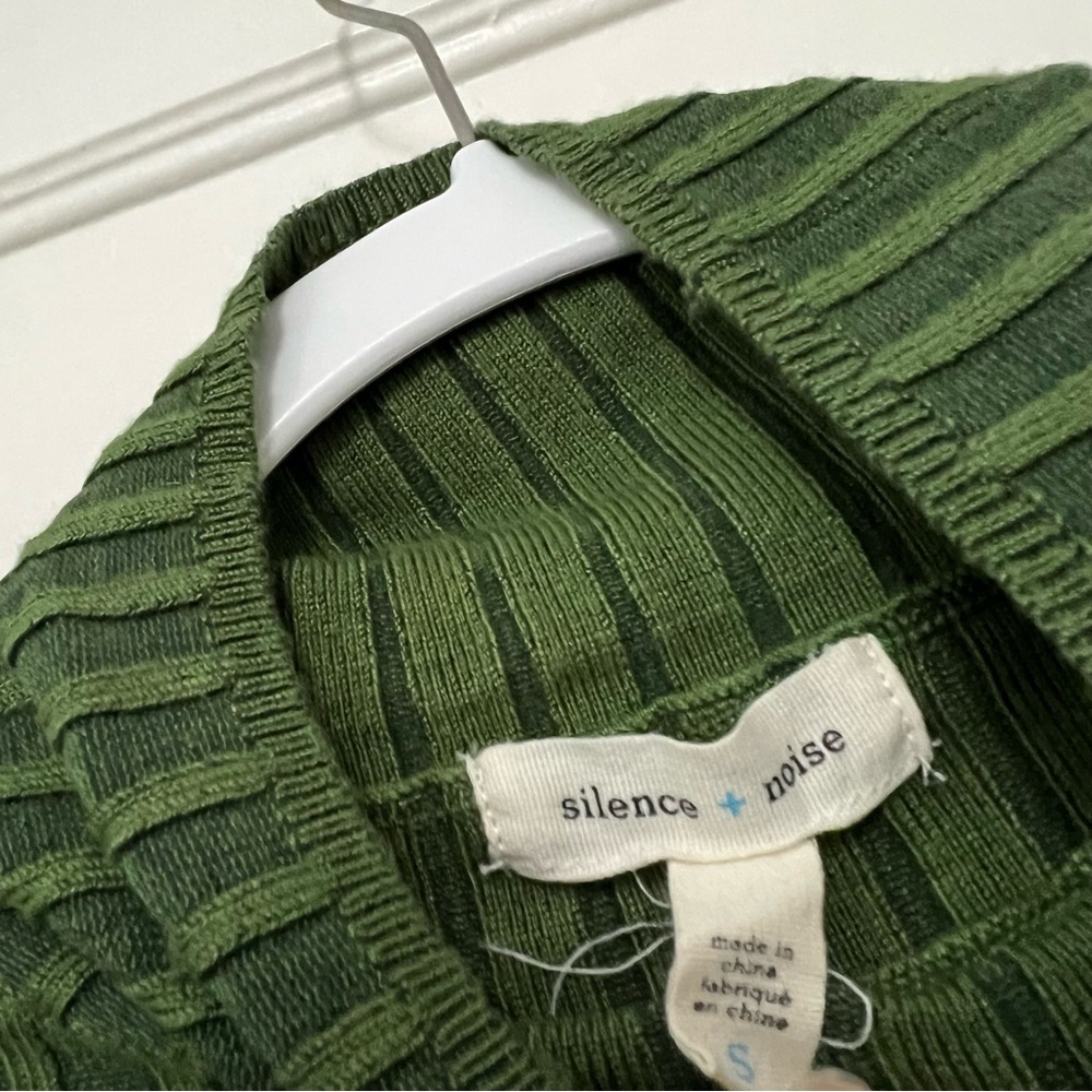 Silence + Noise Ribbed Top - Picture 3 of 4